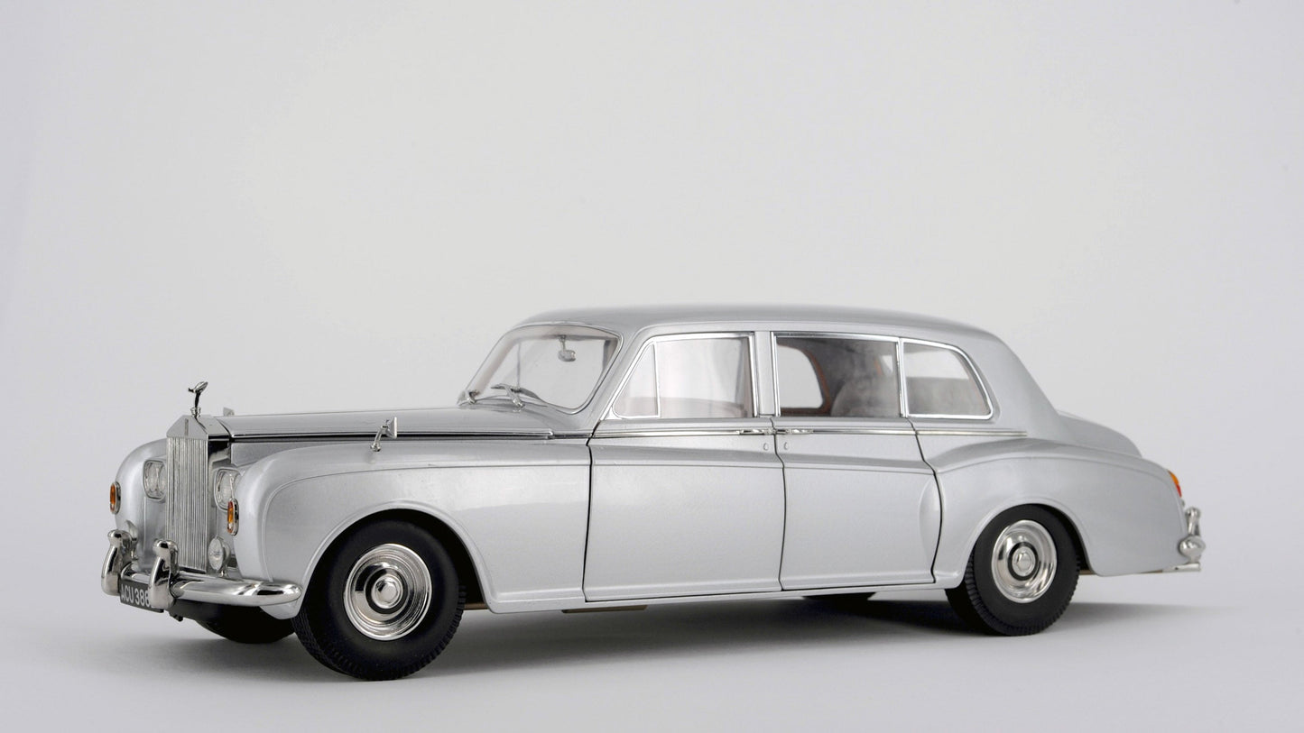 1:18 Scale 1965 Rolls Royce Phantom V - Mulliner Park Ward