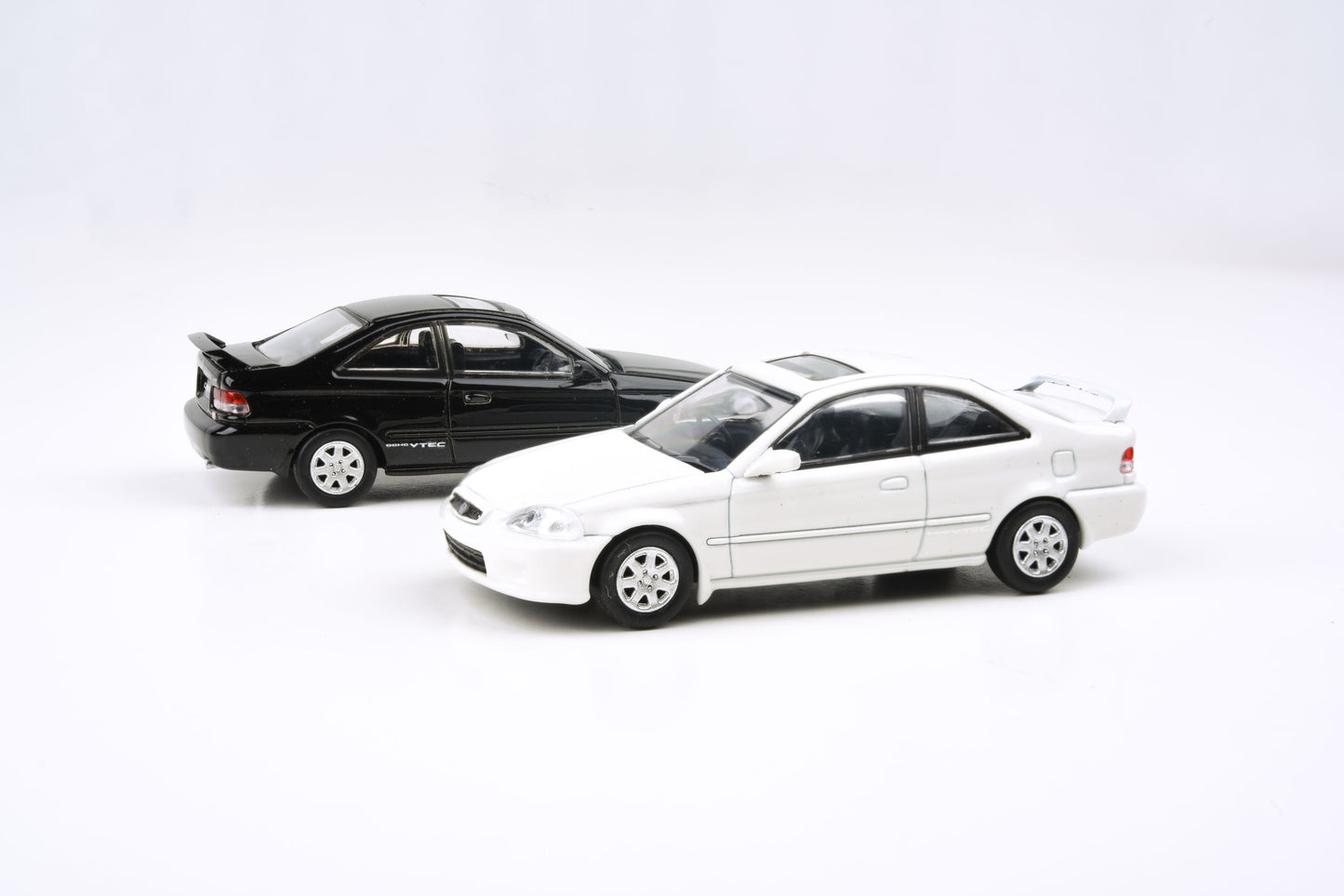 1:64 1999 Honda Civic Si EM1 - Flamenco Black / Taffeta White
