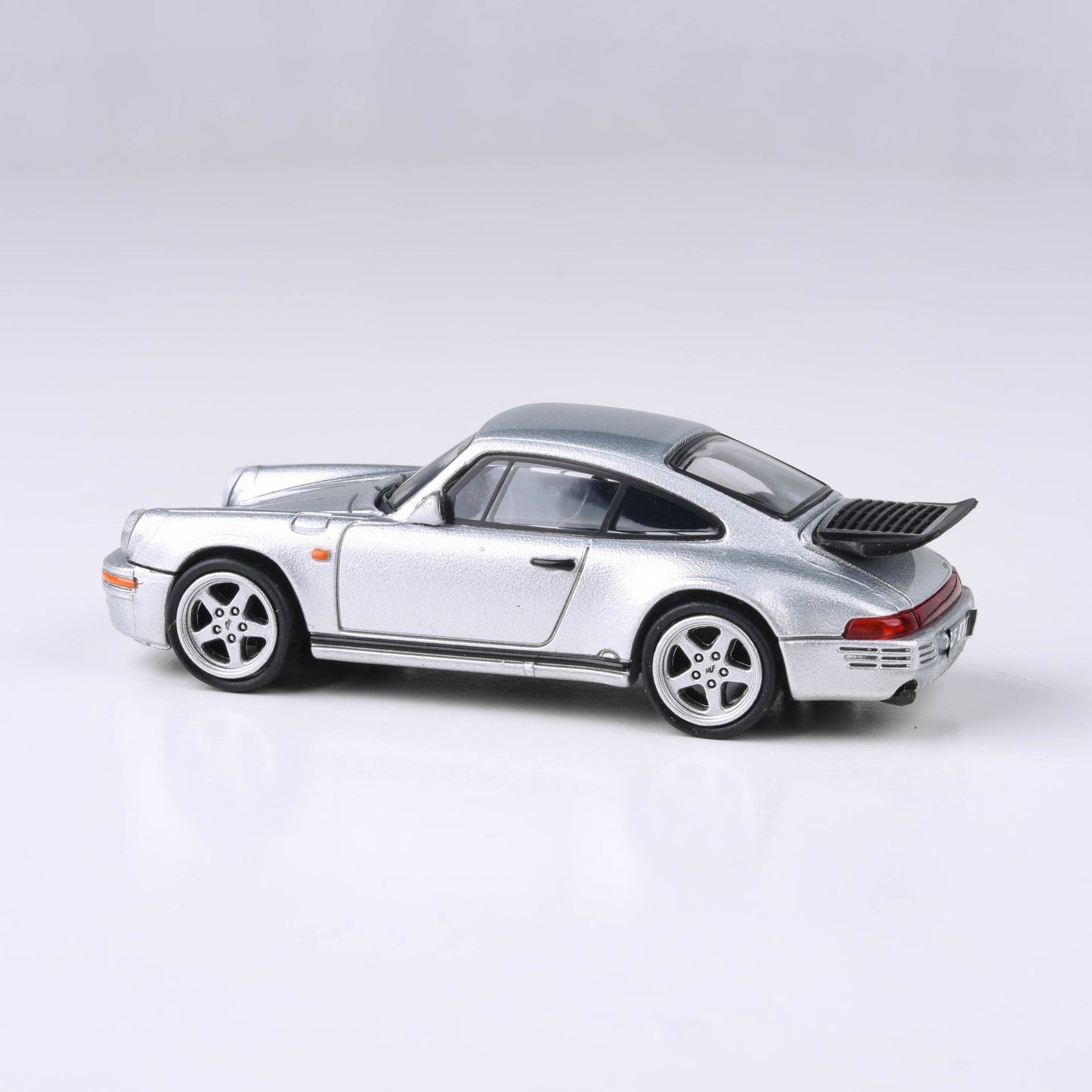 1:64 RUF CTR Yellowbird 1987 - Silver