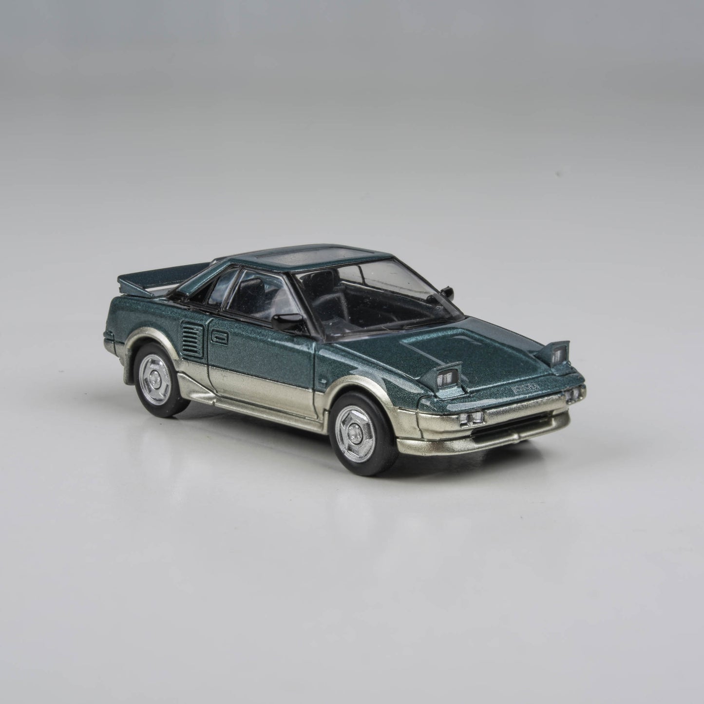 1:64 1985 Toyota MR2 MK1 Green / Gold