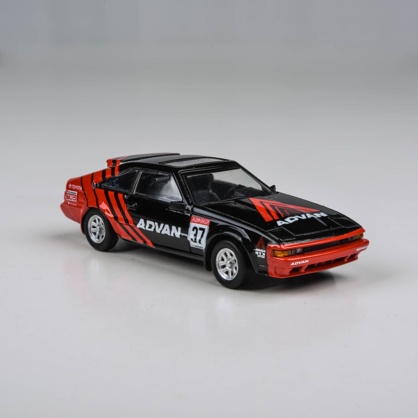 1:64 1984 Toyota Celica
Supra ADVAN