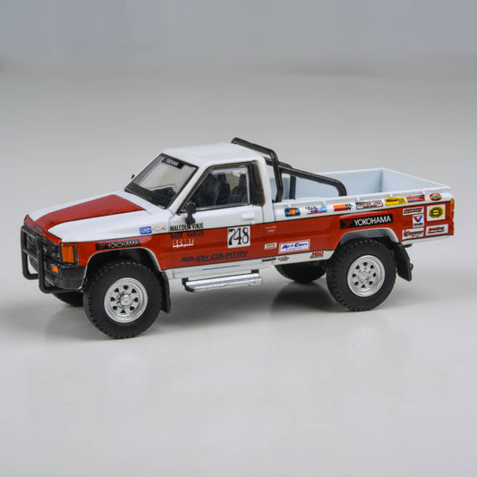 1:64 Toyota Hilux 1987 Mojave 250