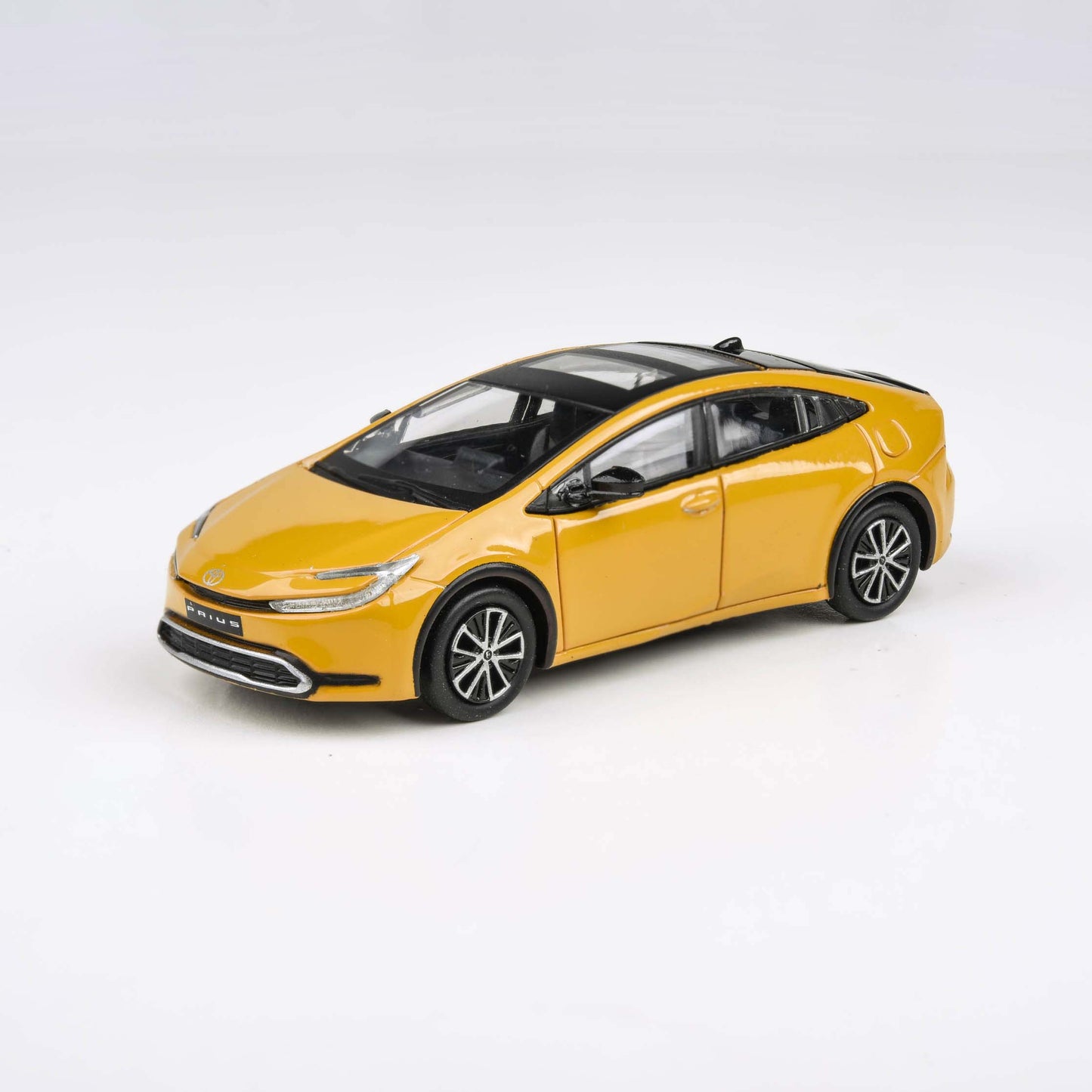 1:64 2025 Toyota Prius Maximum Yellow (Karashi)