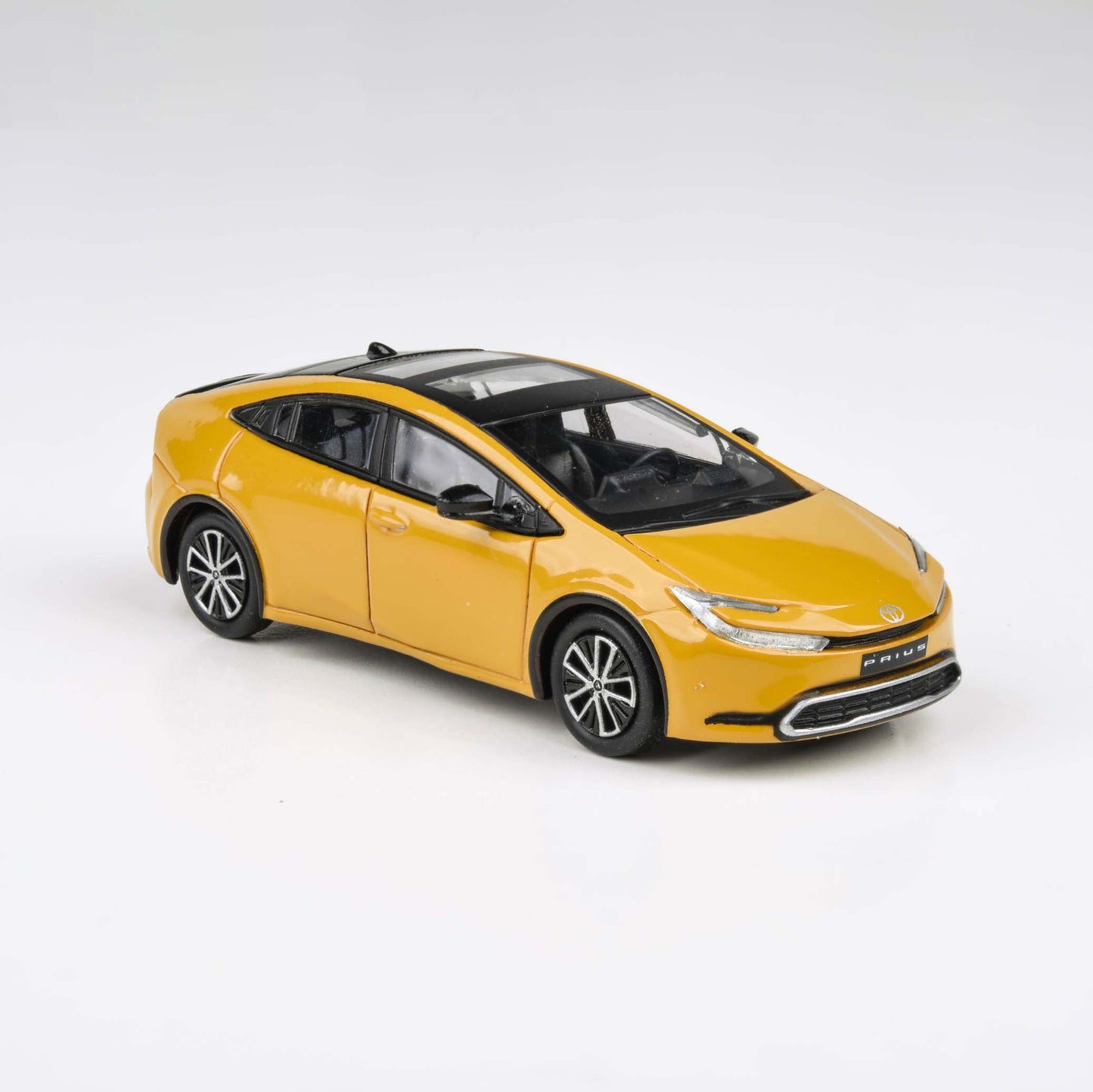 1:64 2025 Toyota Prius Maximum Yellow (Karashi)