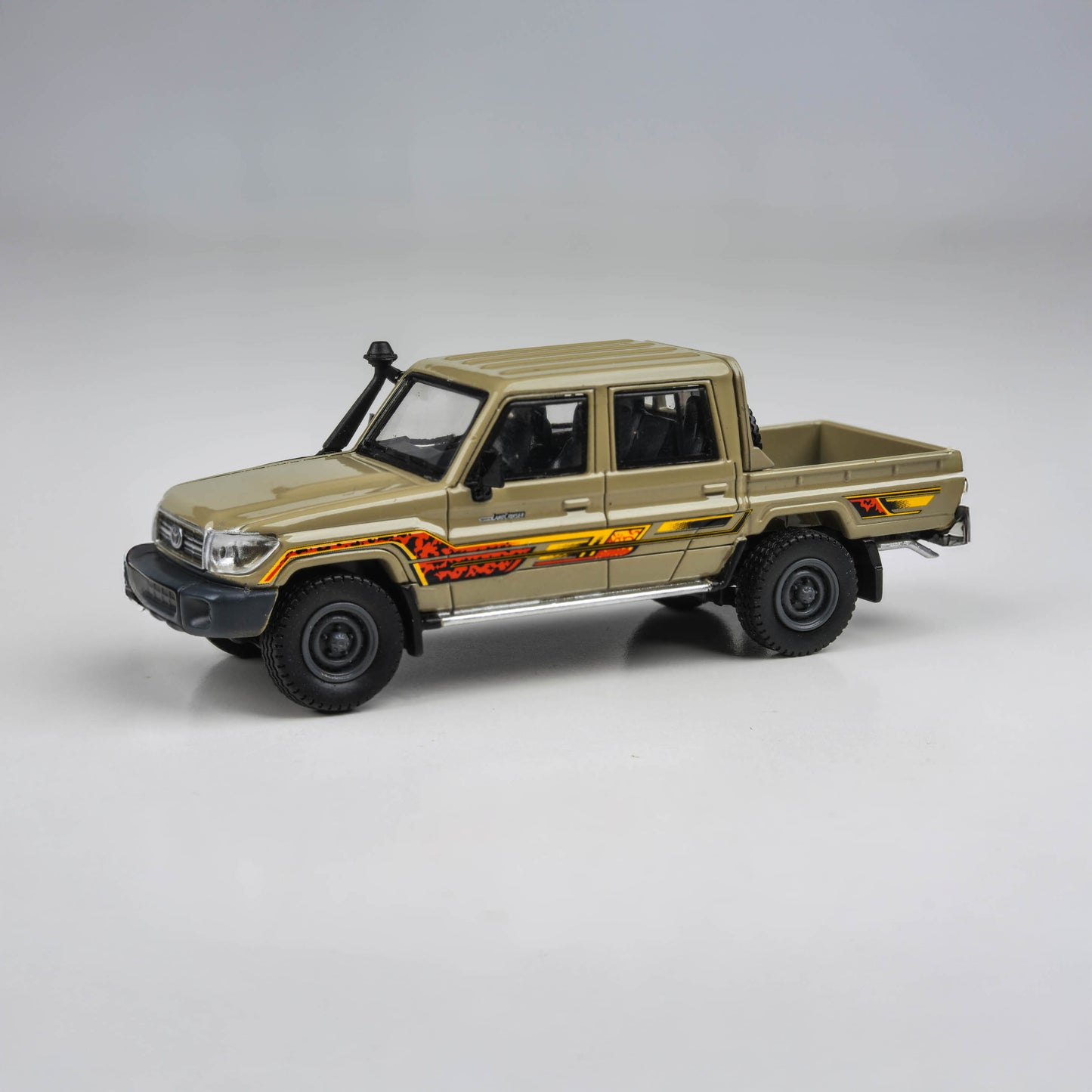 1:64 2014 Toyota Land Cruiser 79 Sandy Taupe