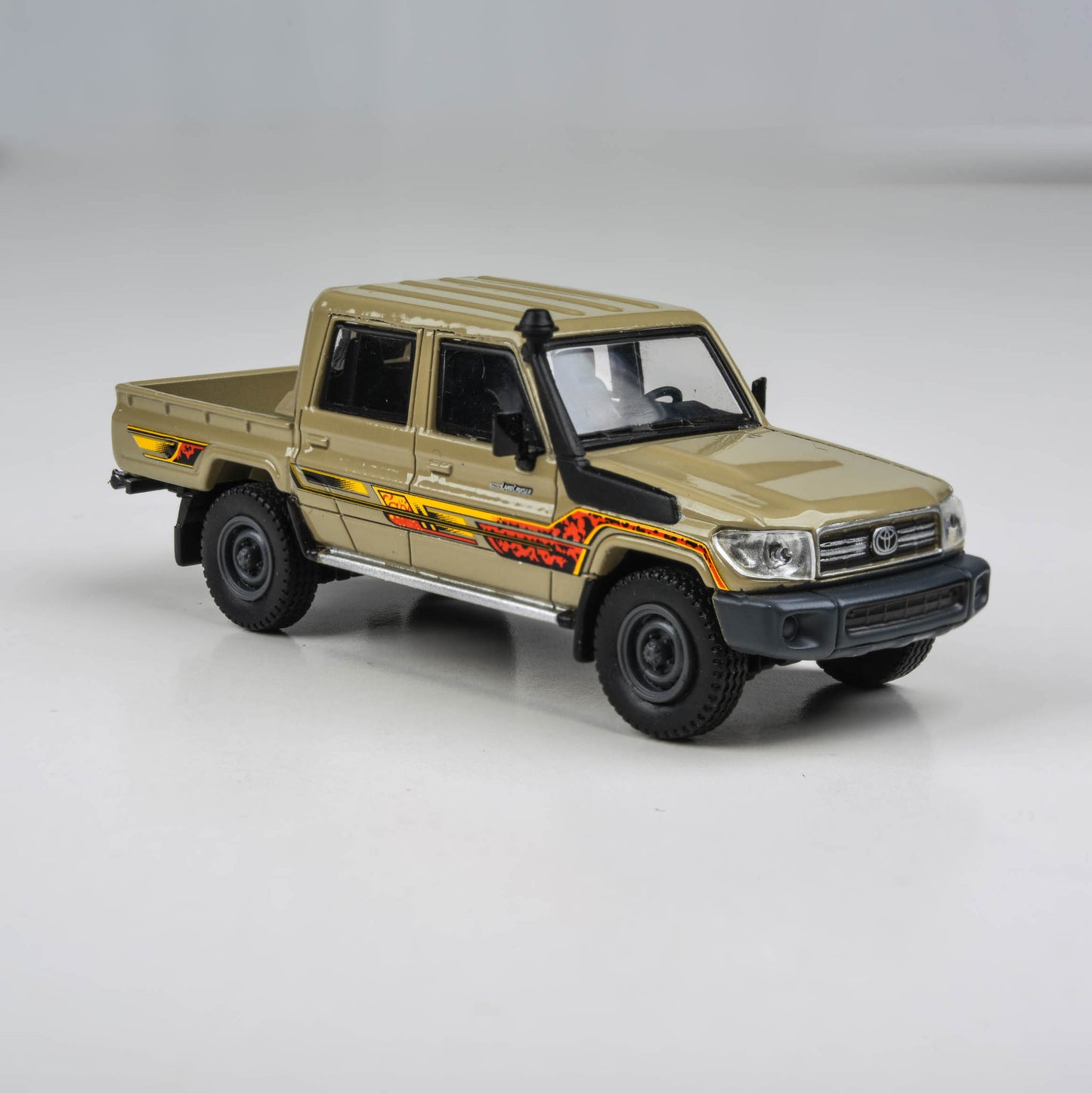 1:64 2014 Toyota Land Cruiser 79 Sandy Taupe
