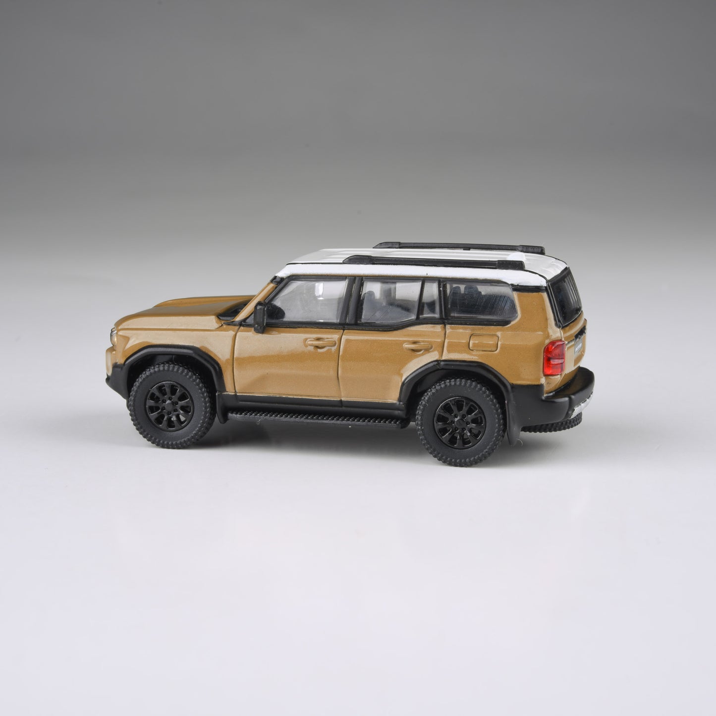 1:64 2024 Toyota Land Cruiser 250 Prado Black / Trail Dust Beige