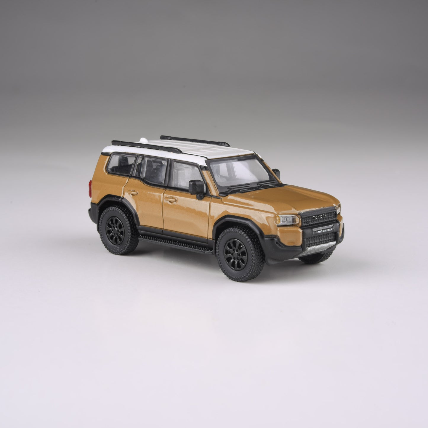 1:64 2024 Toyota Land Cruiser 250 Prado Black / Trail Dust Beige