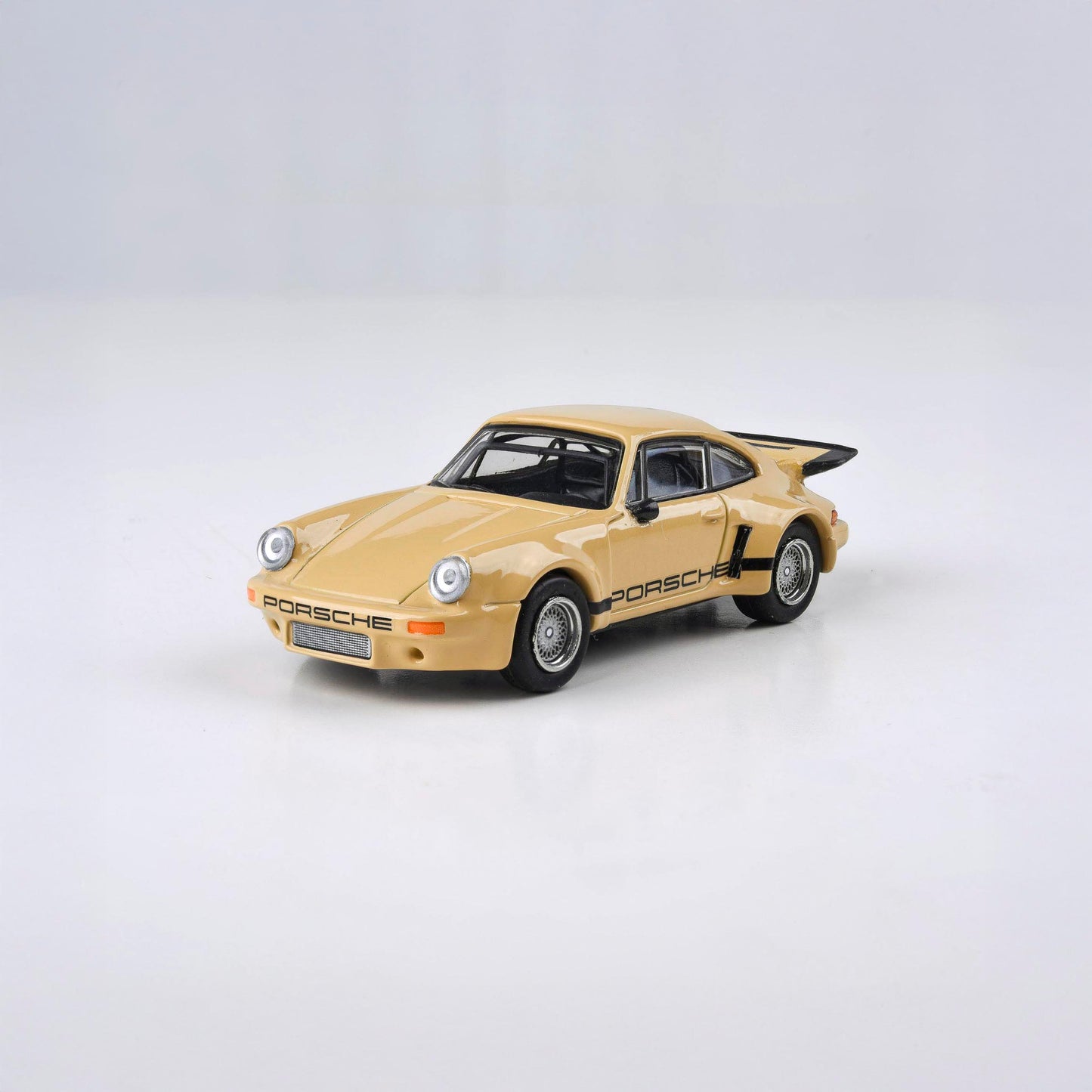 1:64 Porsche 911 Carrera RSR 3.0 Sahara Beige