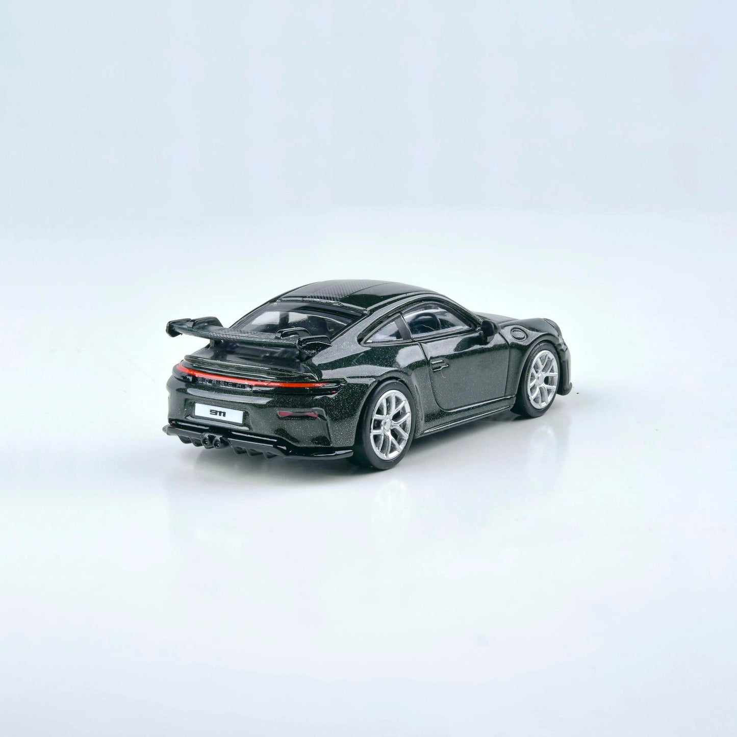 1:64 2025 Porsche 911 GT3 (992.2) Grand Prix White / Oak Green Metallic Neo