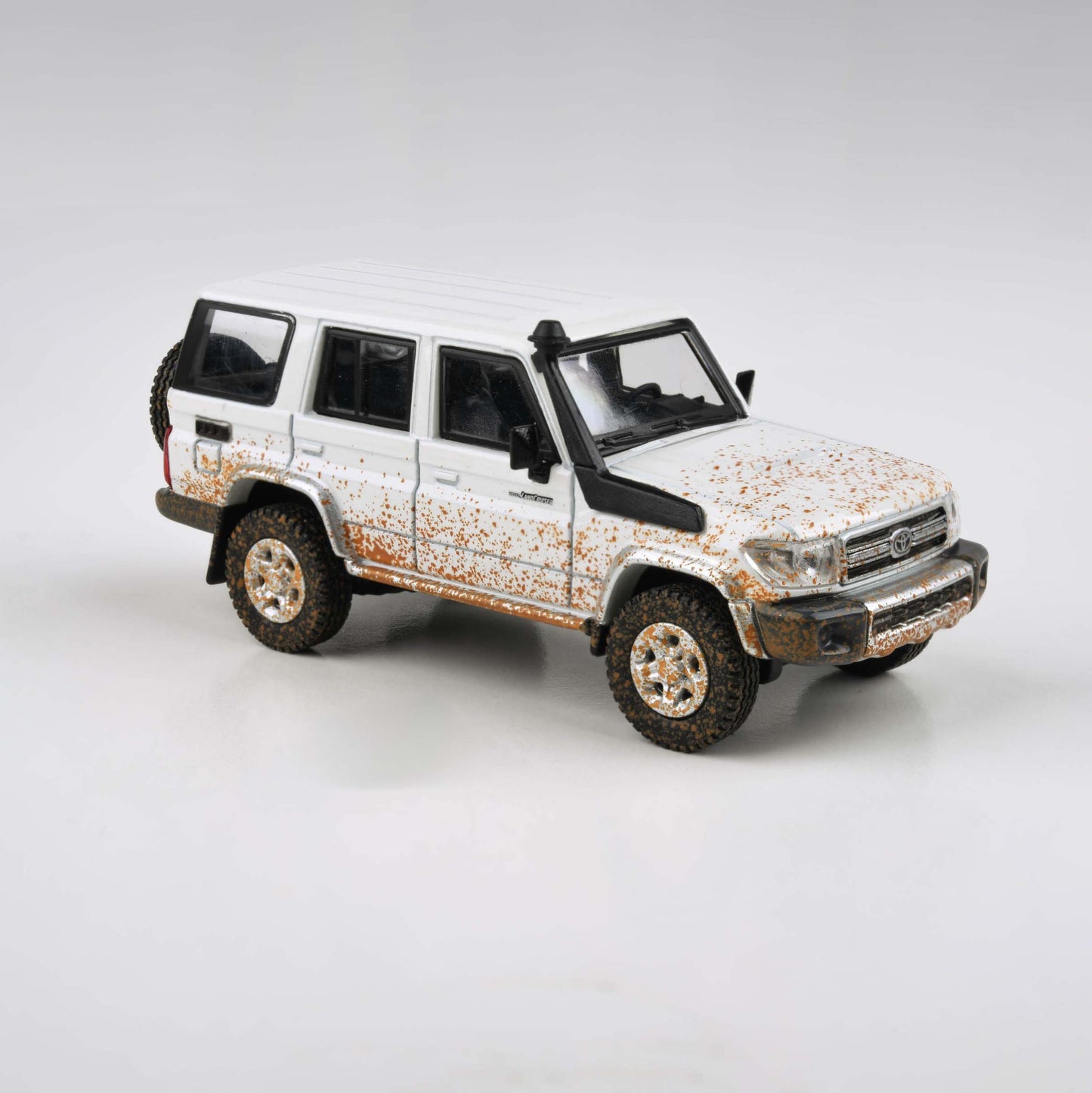 1:64 Toyota 2014 Land Cruiser 76 Off Road Effect