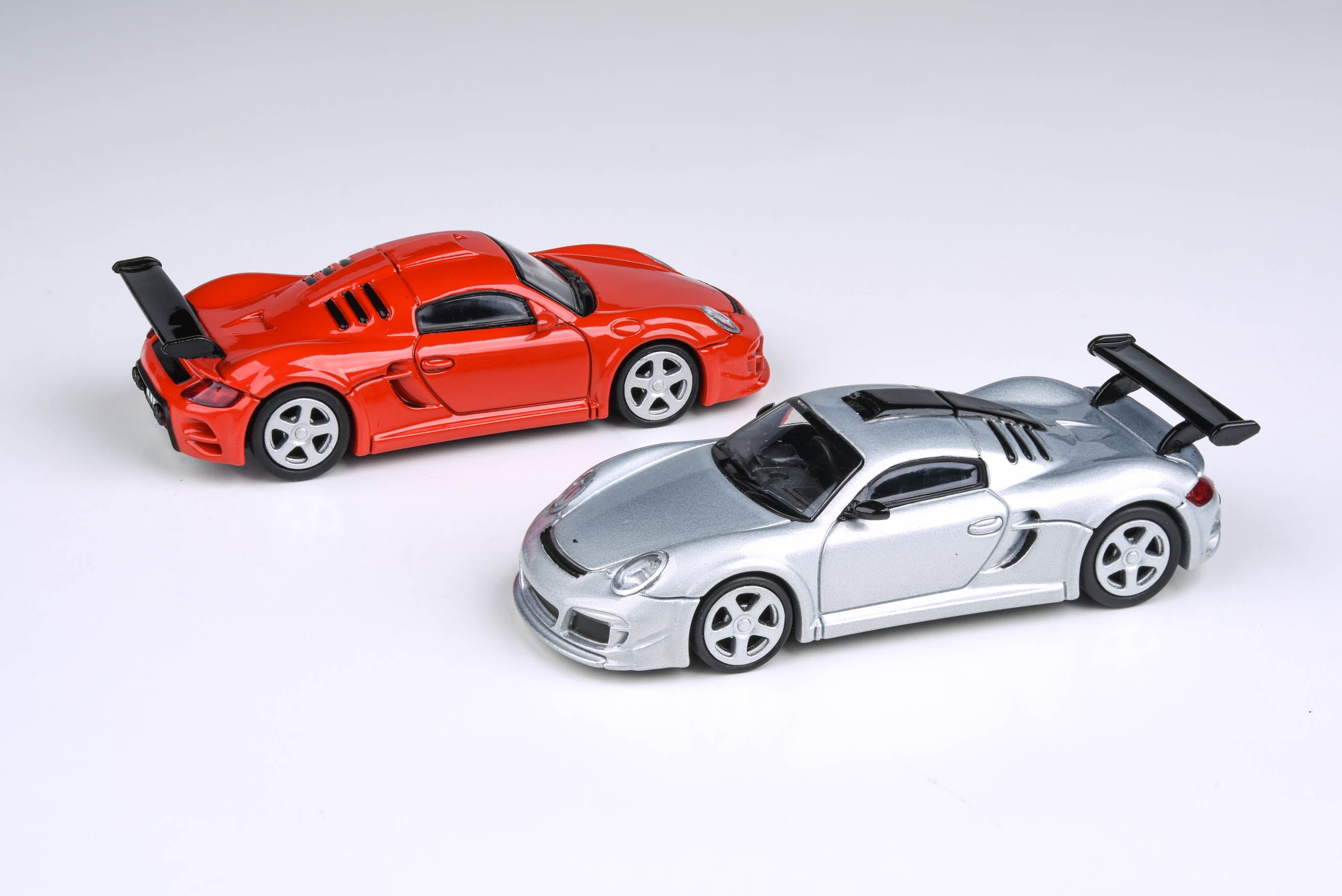 1:64 2012 RUF CTR3 - Silver / Guards Red