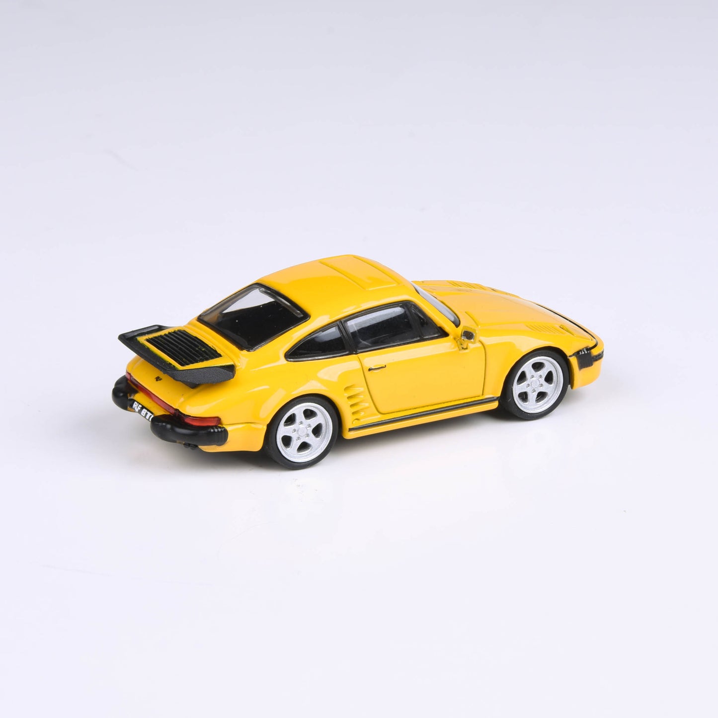1:64 1986 RUF BTR Blossom Yellow / Grand Prix White