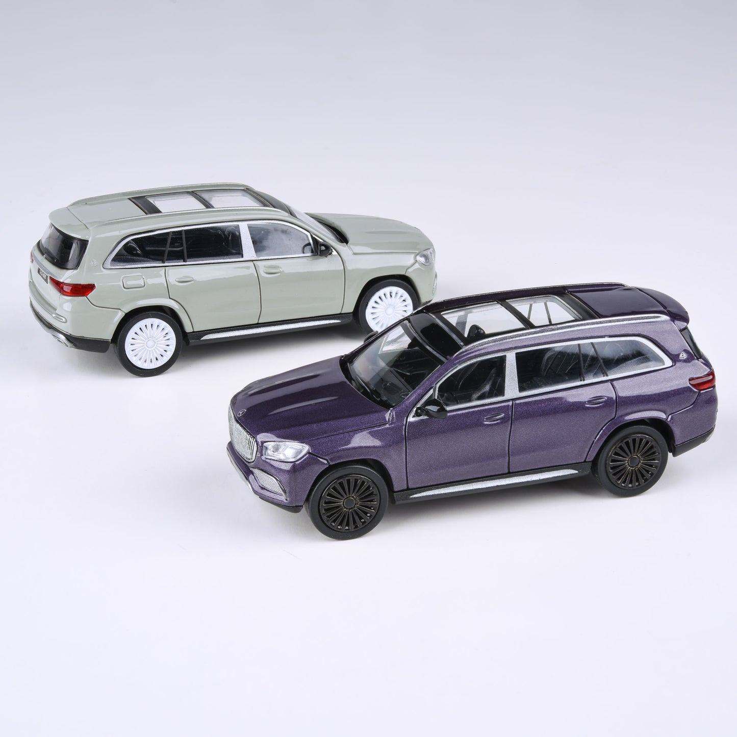 1:64 Mercedes-Maybach GLS 600 Nardo Grey / Purple