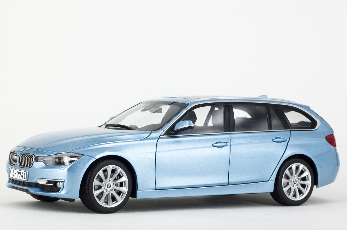 1:18 Scale BMW 335i F31 3 Series Touring