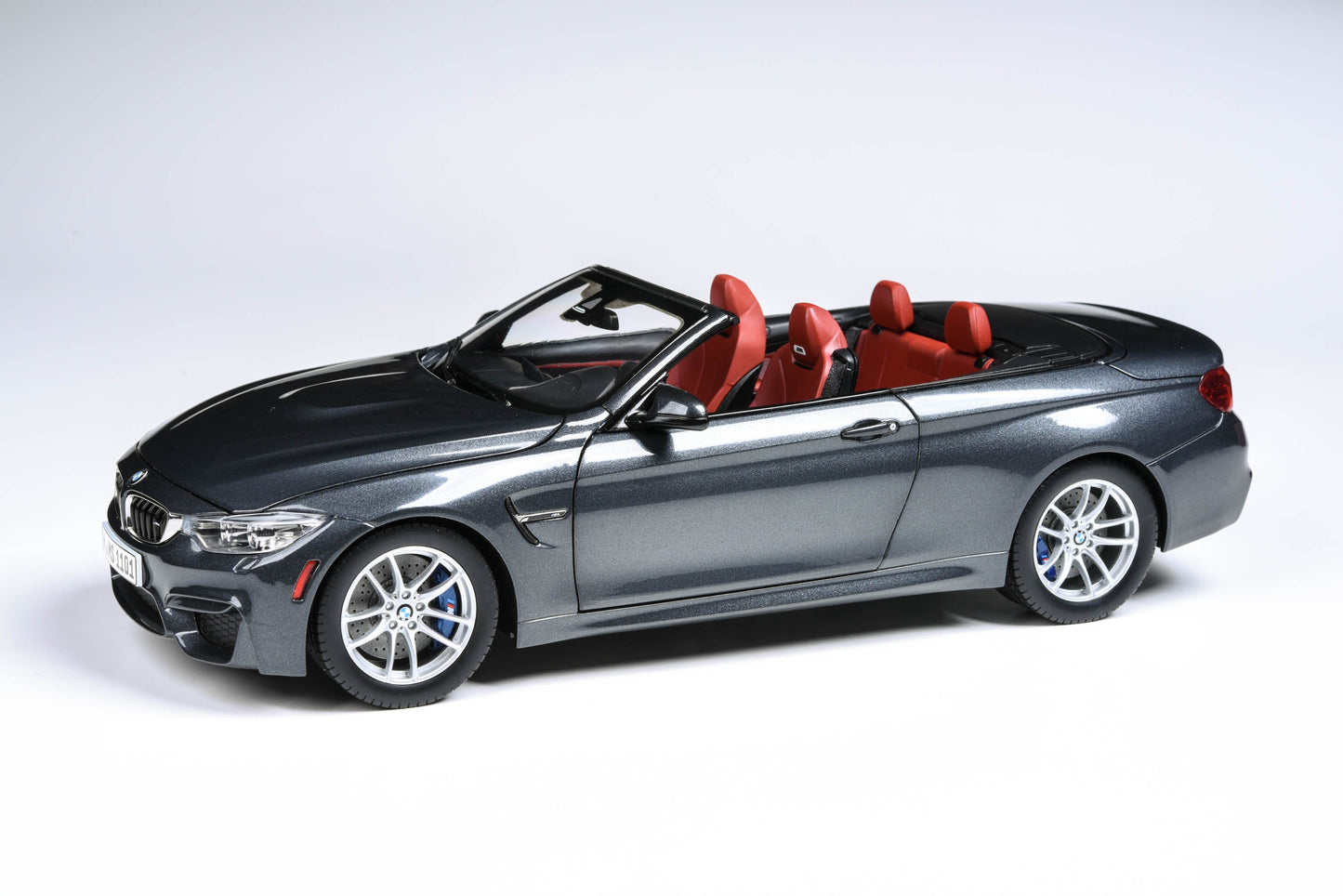 1:18 Scale M4 cabrio F83