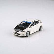 Load image into Gallery viewer, 1:64 Honda 2007 Civic Type R FN2 Euro - JAS Livery / Championship White + Carbon Hood
