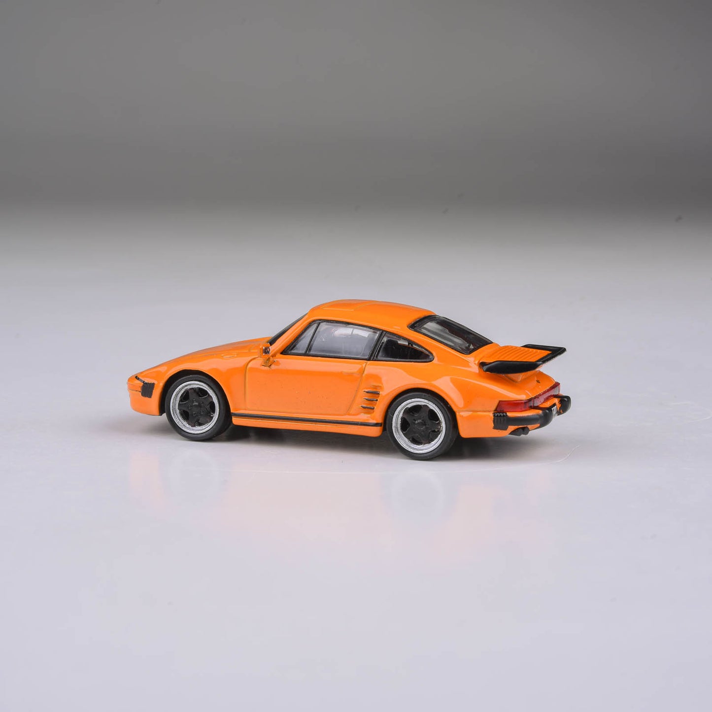 1:64 1986 RUF BTR Orange