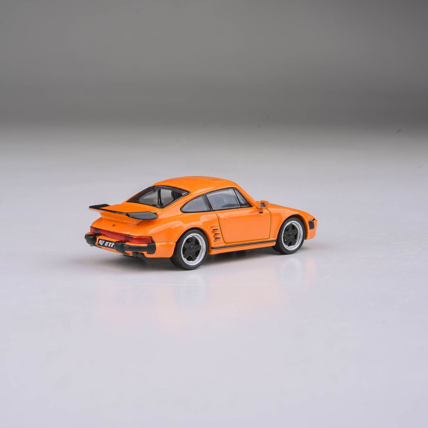 1:64 1986 RUF BTR Orange