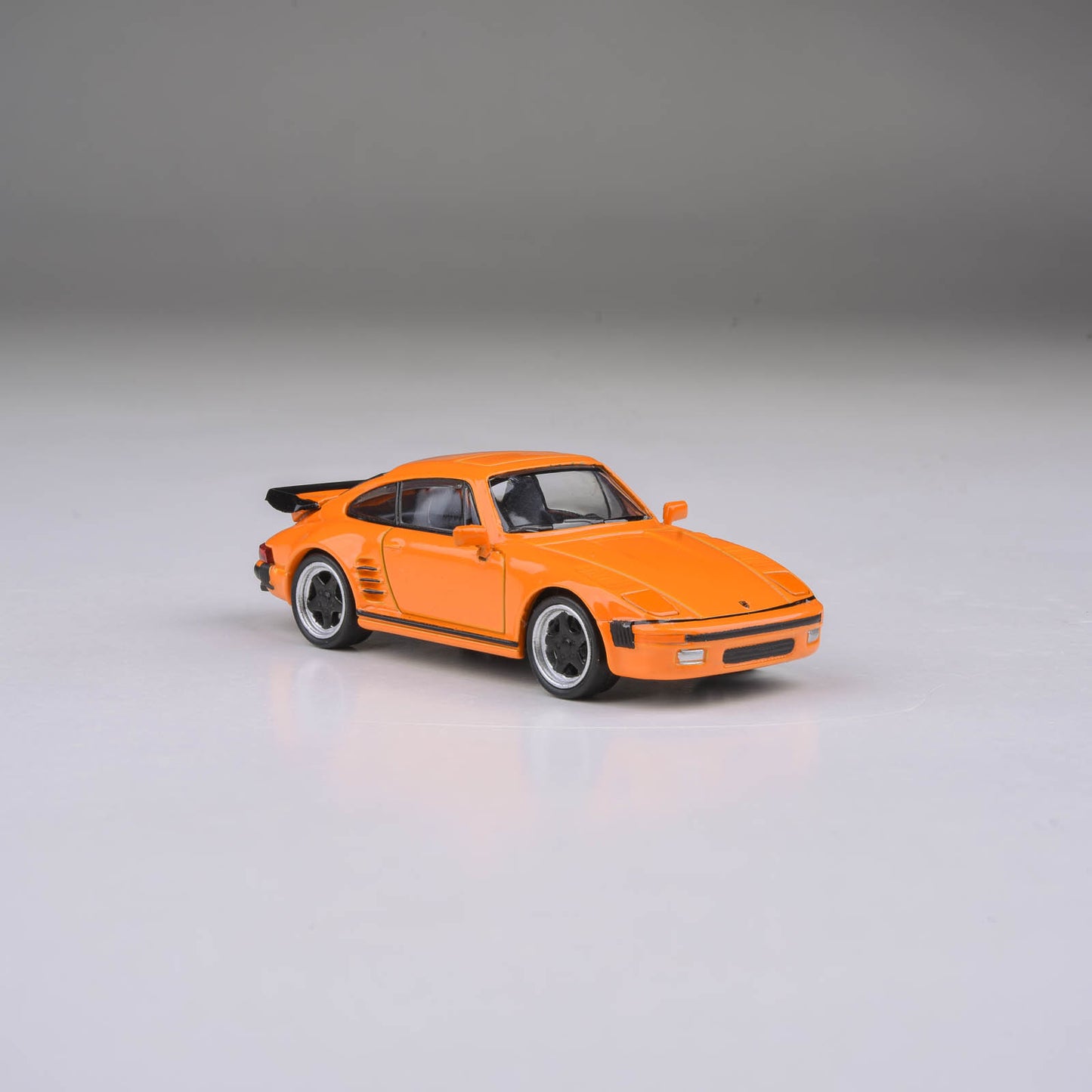 1:64 1986 RUF BTR Orange