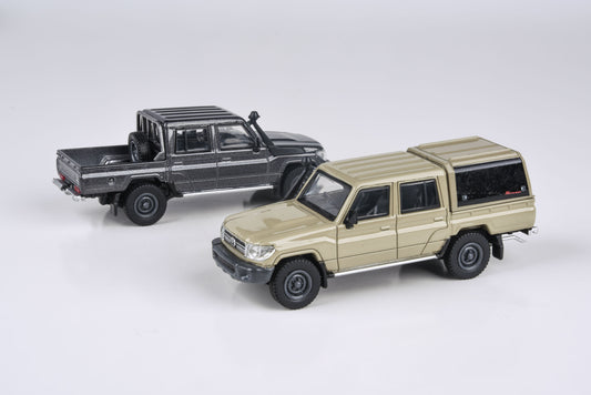 1:64 2014 Toyota Land Cruiser 79 Pickup Sandy Taupe / Graphite Grey