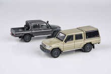 Load image into Gallery viewer, 1:64 2014 Toyota Land Cruiser 79 Pickup Sandy Taupe / Graphite Grey
