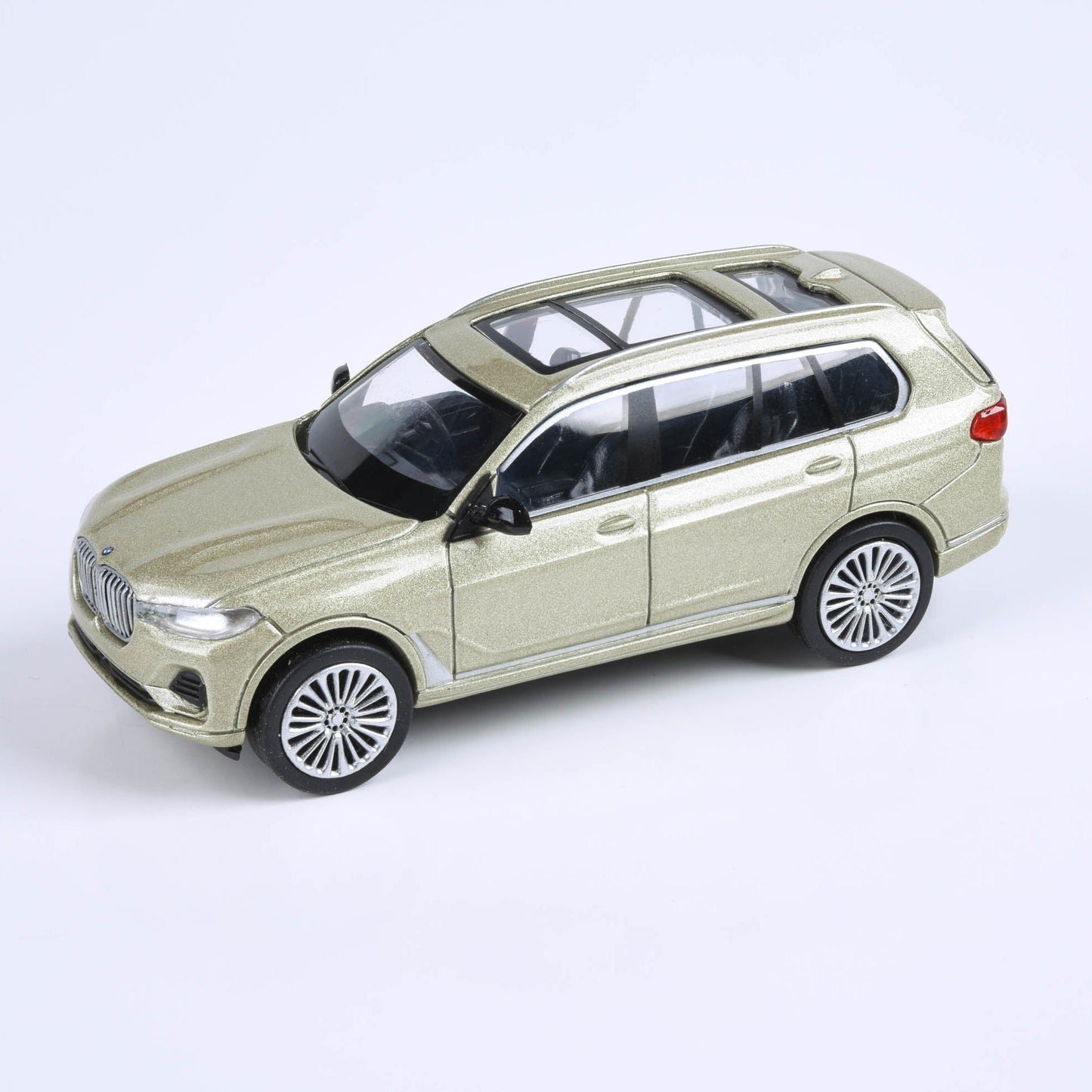 1:64 BMW X7 - Nardo Grey & Sunstone