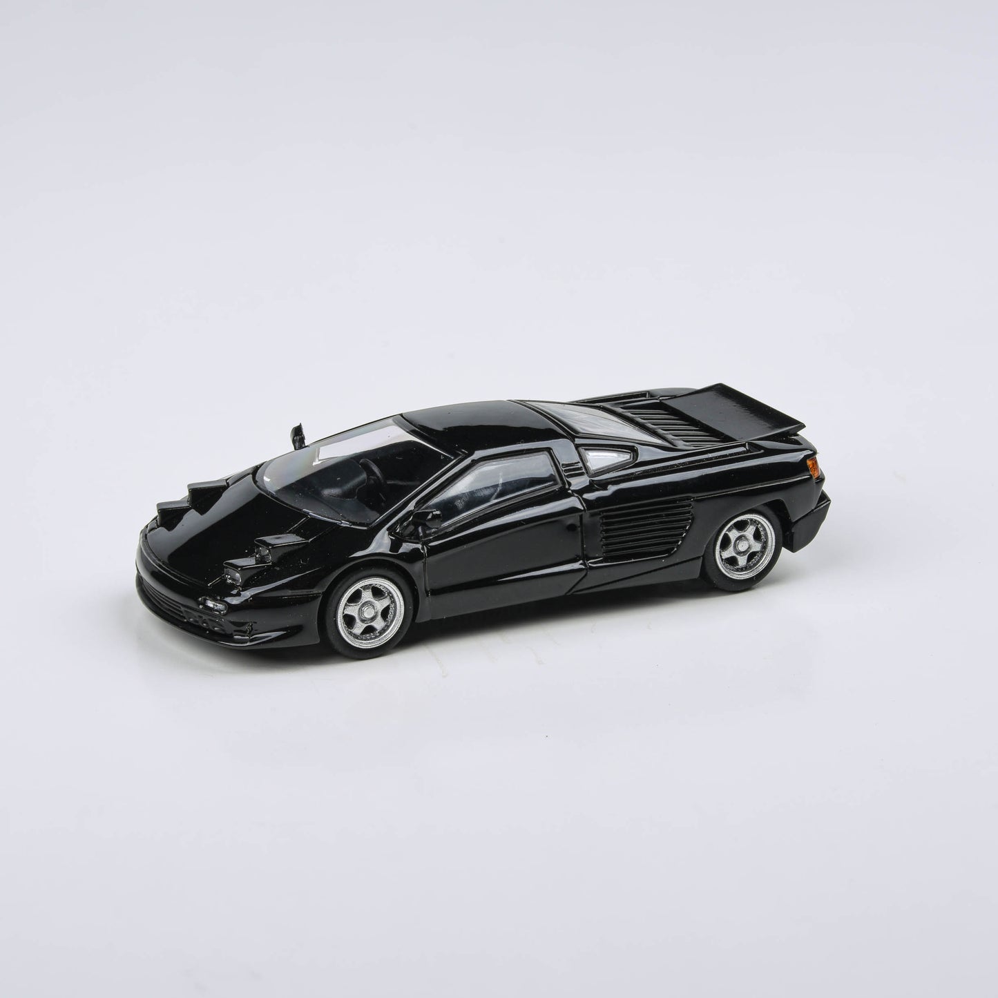 1:64 1991 Cizeta V16T Black / Purple