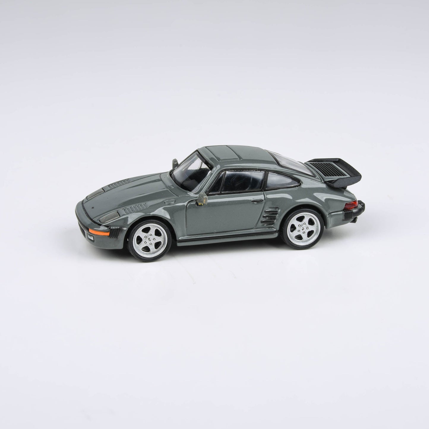 1:64 1986 RUF BTR Blossom Guards Red / Grey