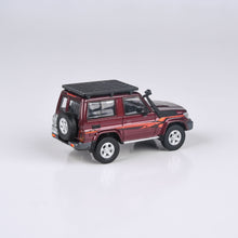 Load image into Gallery viewer, 1:64 2014 Toyota Land Cruiser 71 SWB Red / Silver
