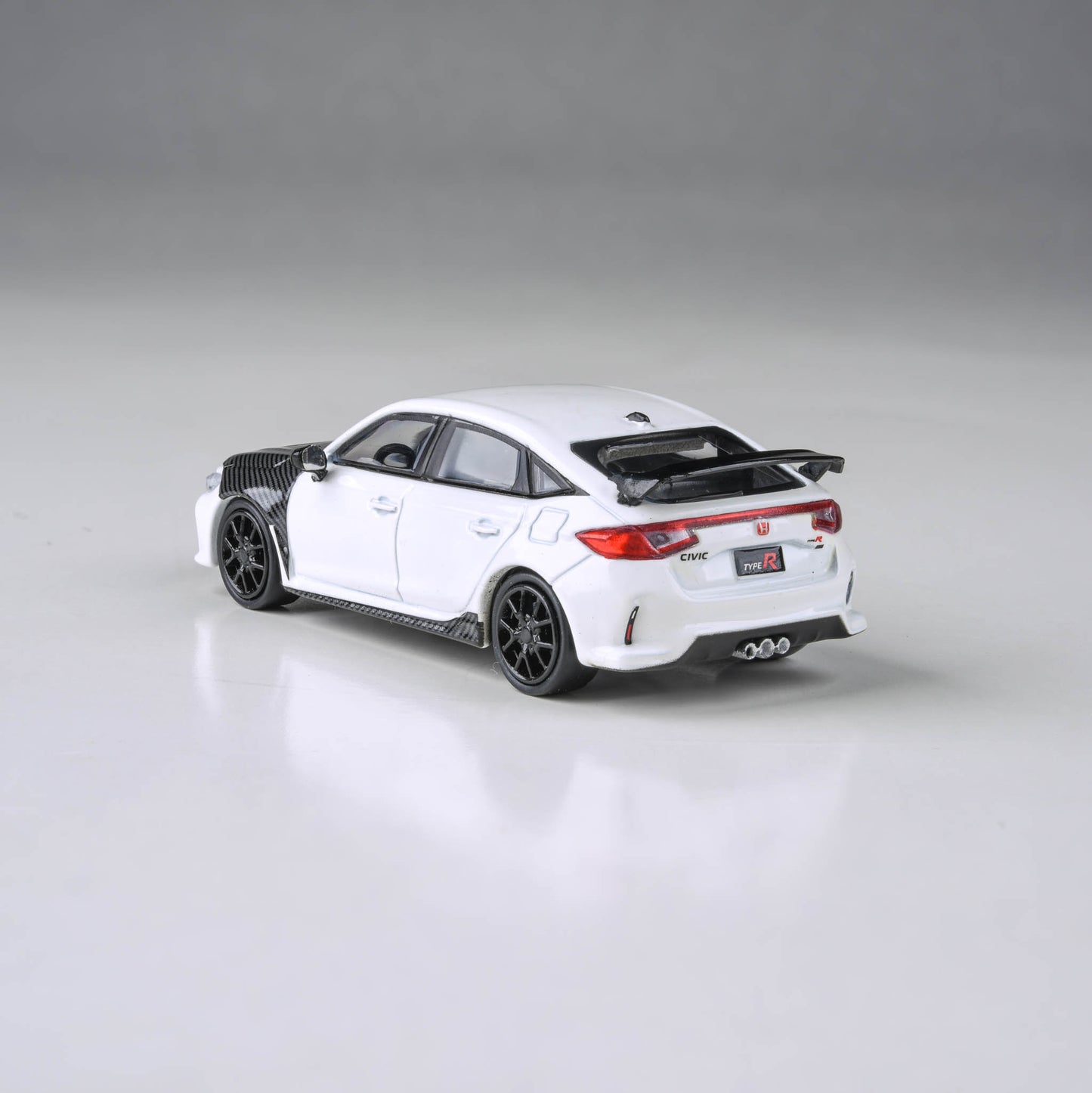 1:64 2025 Honda Civic Type R FL5 White w/ Carbon parts
