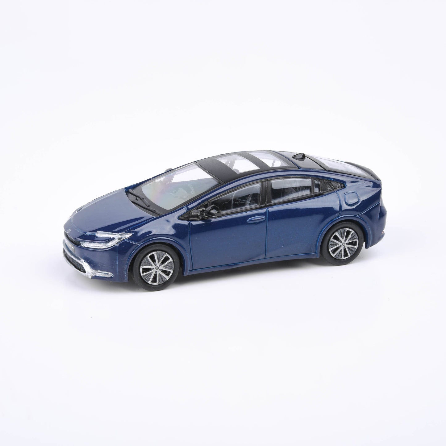 1:64 2023 Toyota Prius Cutting Edge Silver / Reservoir Blue