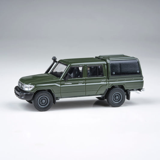 1:64 2014 Toyota Land Cruiser 79 Military Green