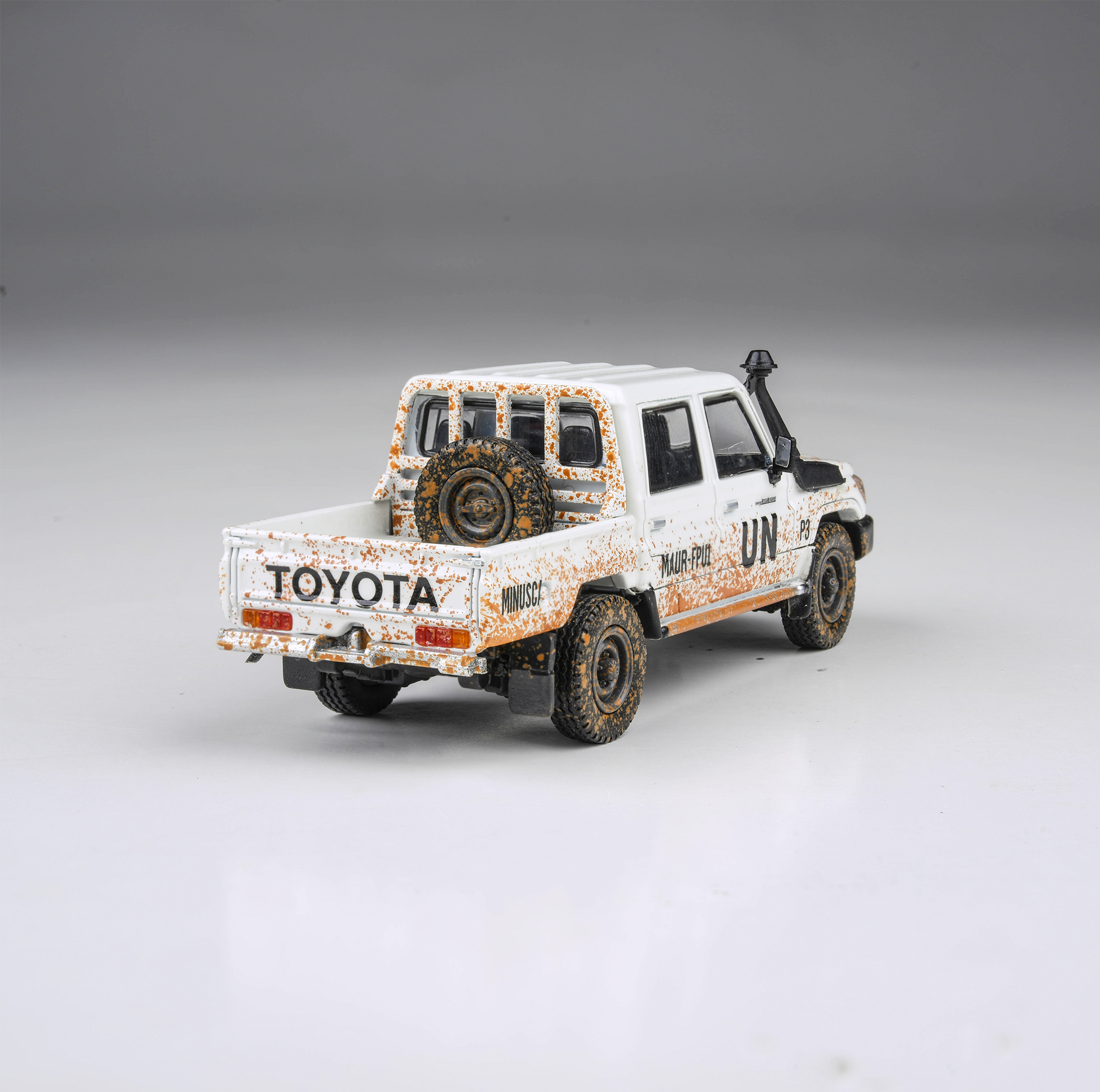 1:64 2014 Toyota Land Cruiser 79 UN MINUSCA Dusty LHD