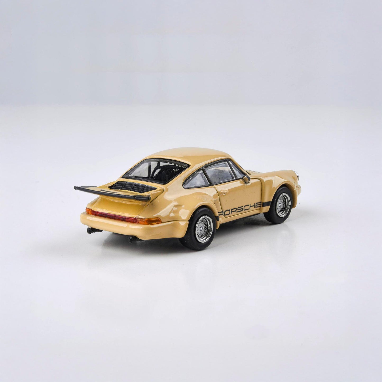 1:64 Porsche 911 Carrera RSR 3.0 Sahara Beige