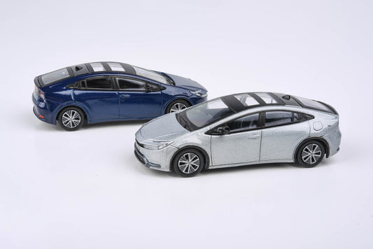 1:64 2023 Toyota Prius Cutting Edge Silver / Reservoir Blue