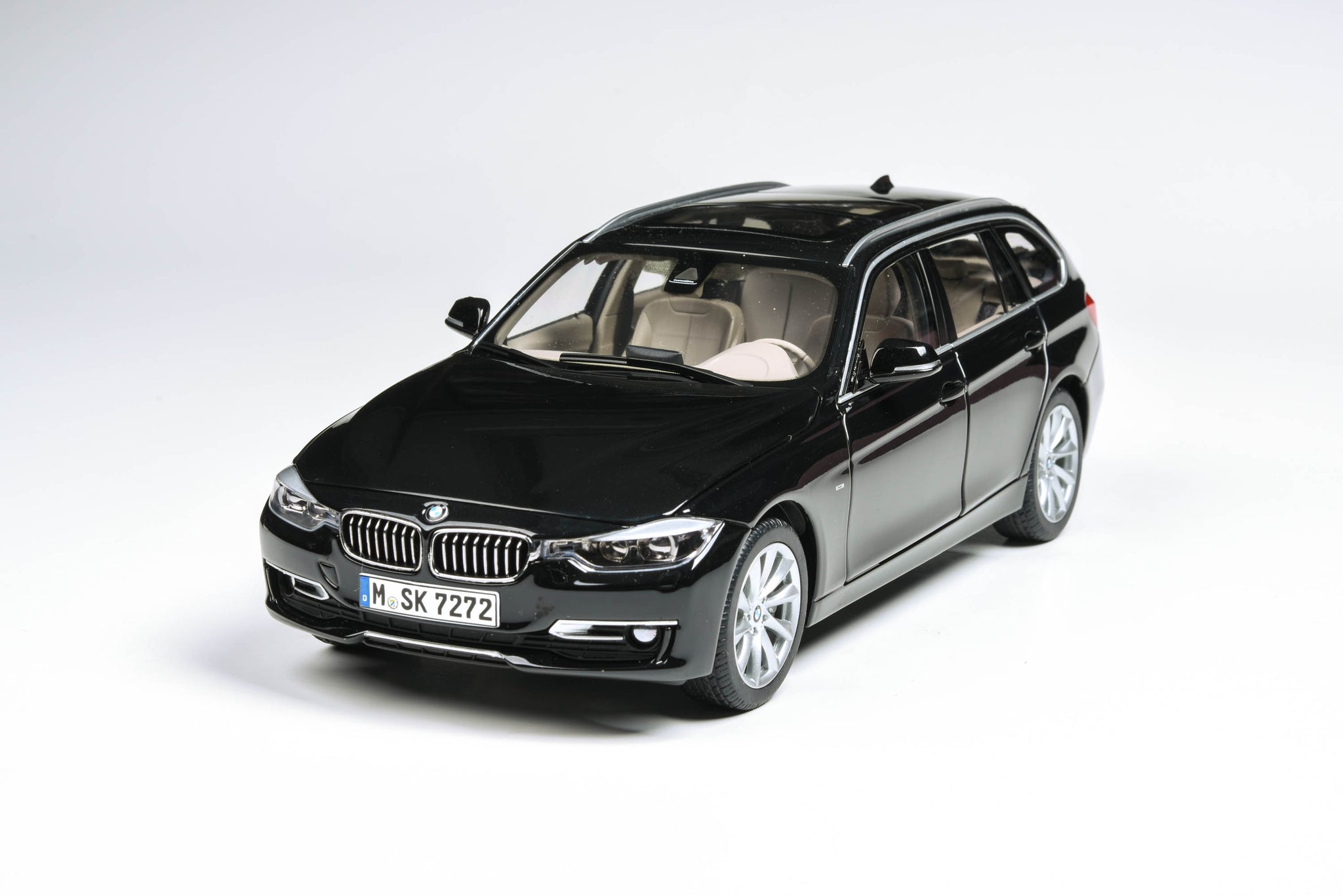 1:18 Scale BMW 335i F31 3 Series Touring – paragonmodelstore