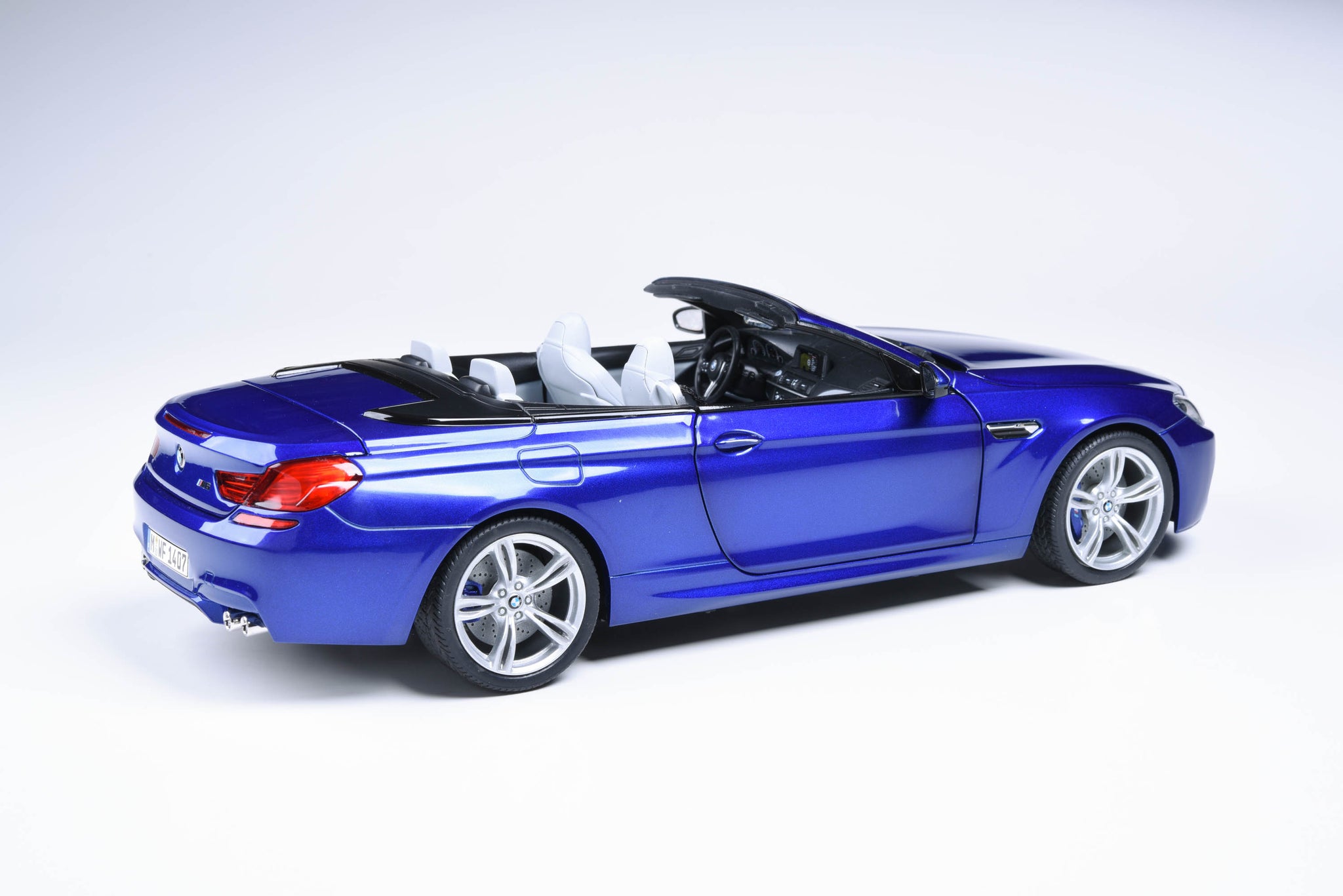 1:18 Scale BMW M6 Cabrio