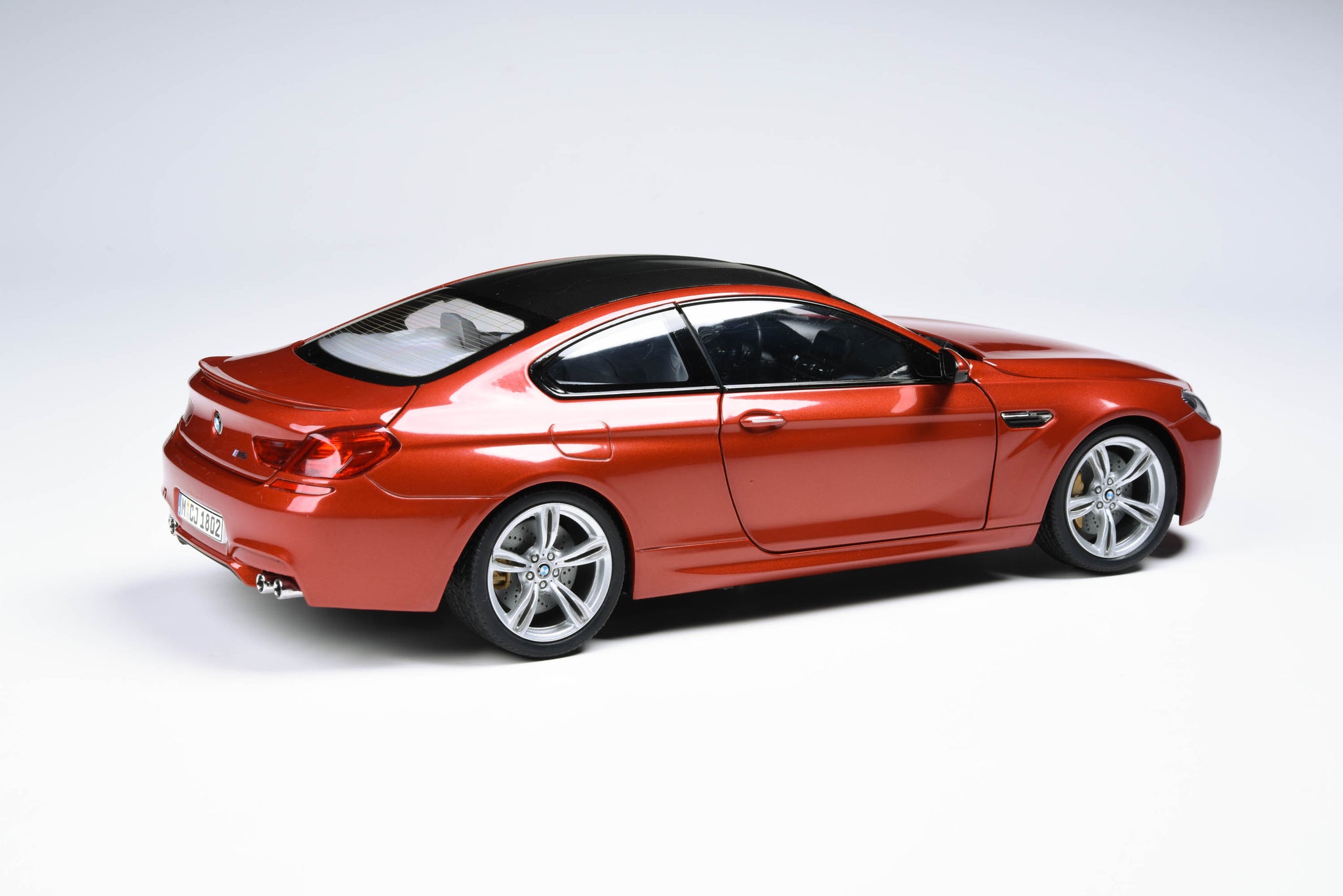 1:18 Scale BMW M6 Coupe – paragonmodelstore