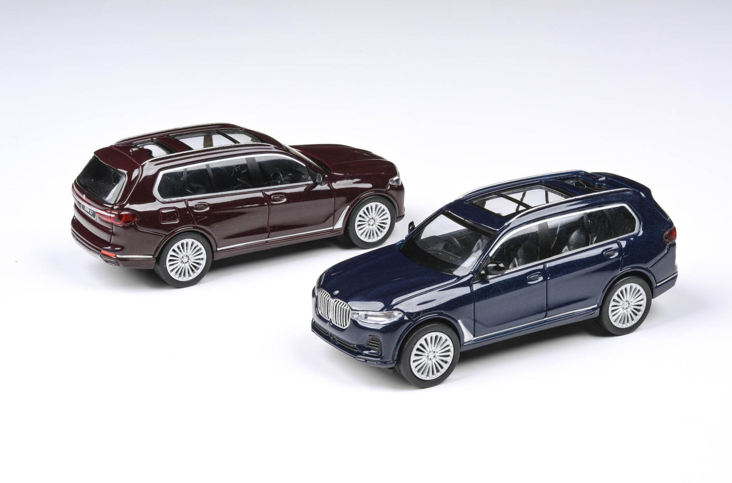 1:64 BMW X7 Tanzanite Blue / Ametrine