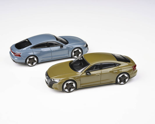 1:64 Audi e-tron GT RS Kemora Grey / Tactical Green