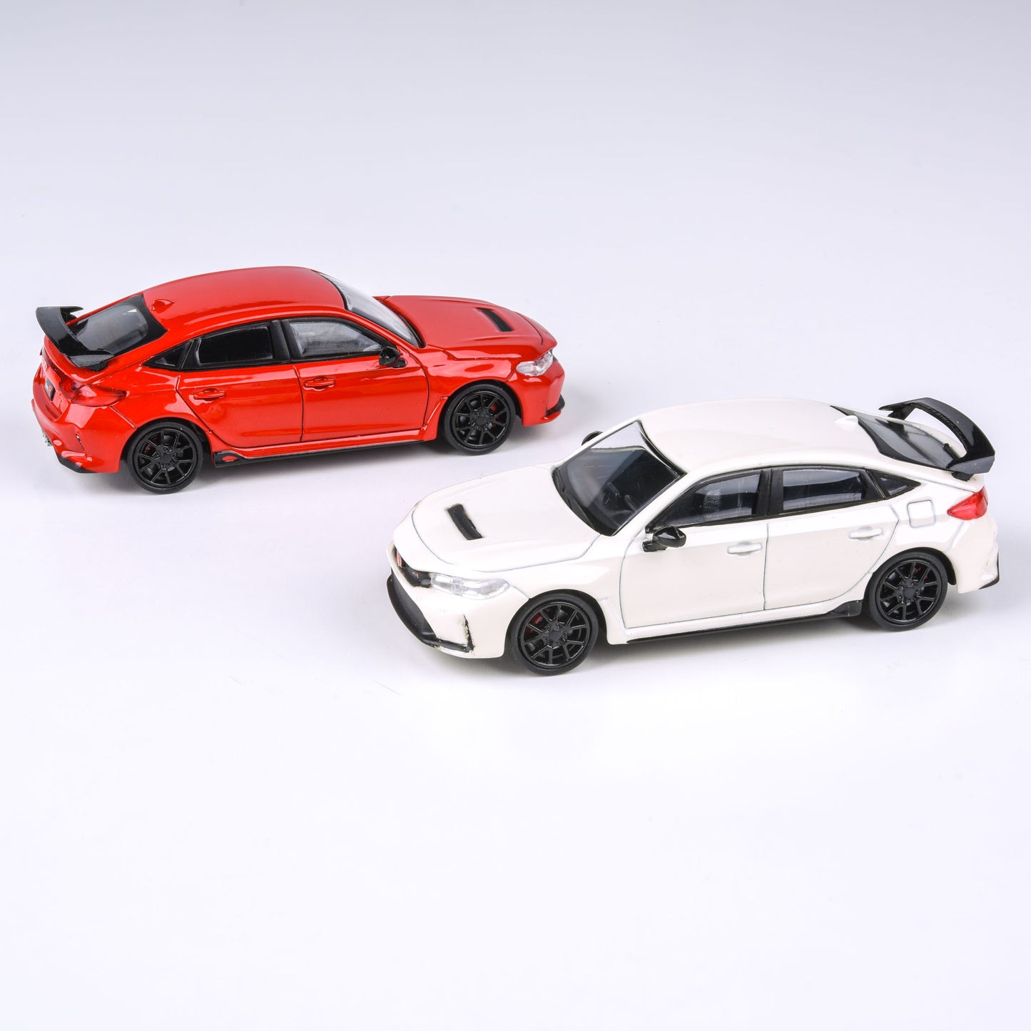 1:64 2023 Honda Civic Type R FL5 - Championship White / Rallye Red