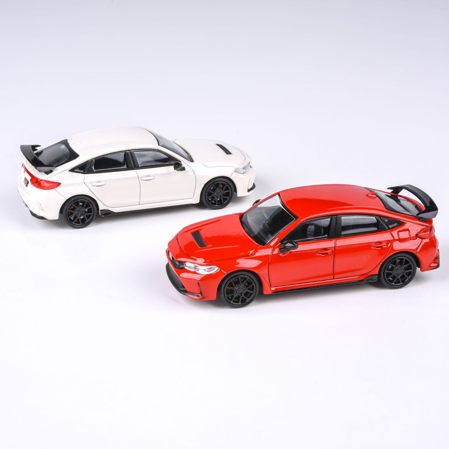 1:64 2023 Honda Civic Type R FL5 - Championship White / Rallye Red