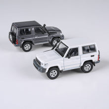 Load image into Gallery viewer, 1:64 2014 Toyota Land Cruiser 71 SWB  French Vanilla / Graphite Grey
