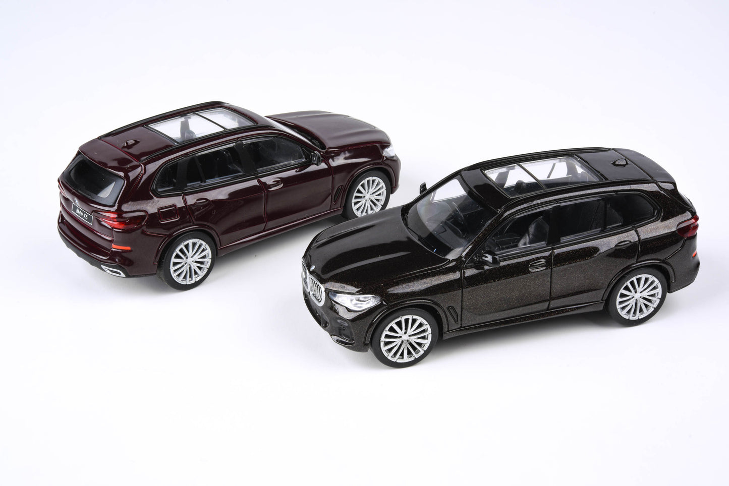 1:64 BMW X5 Black / Ametrine