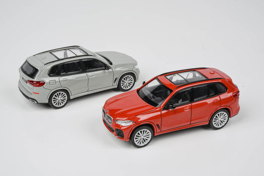 1:64 BMW X5 Nardo Grey / Toronto Red