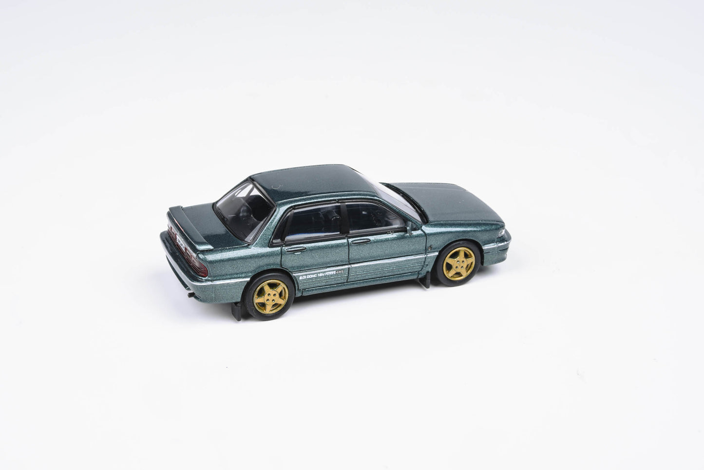 1:64 Mitsubishi Galant VR-4 Oslo Green / Grace Silver