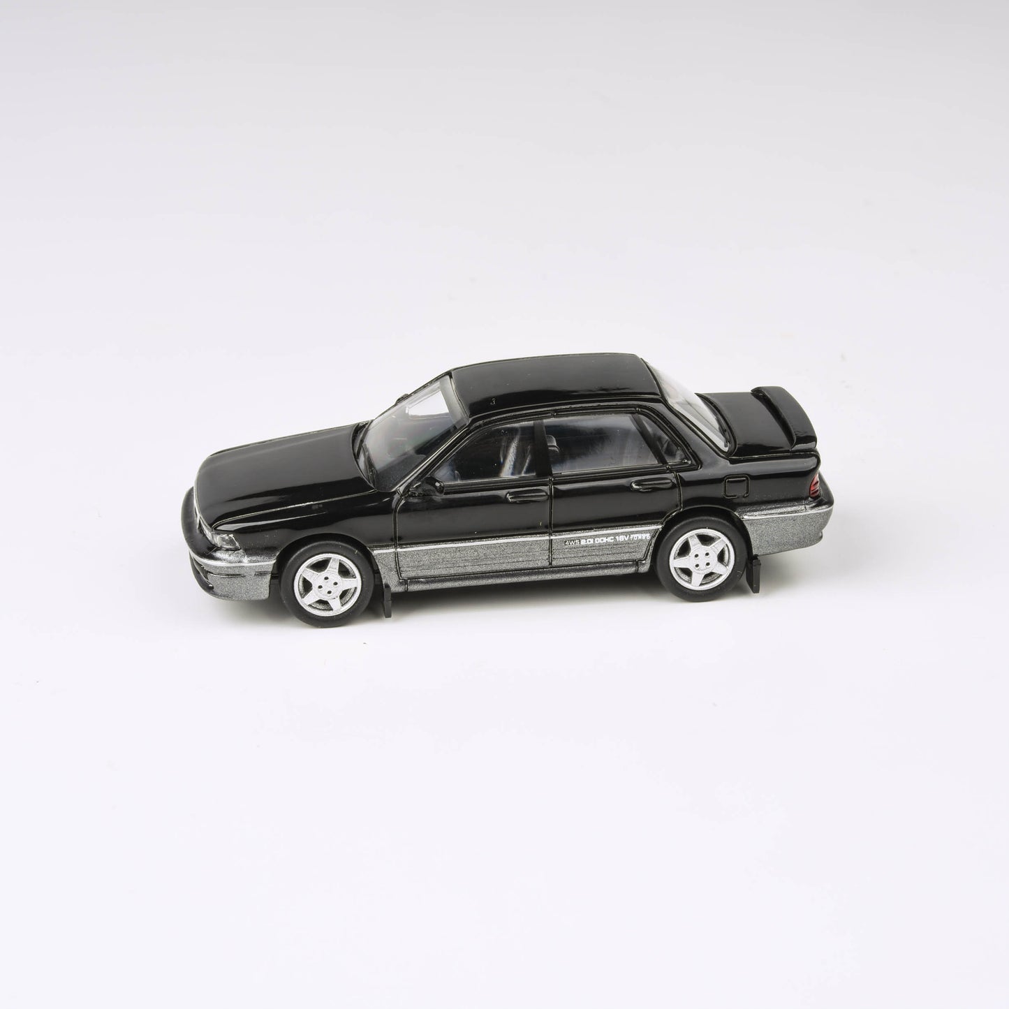 1:64 Mitsubishi Galant VR-4 Lamp Black + Chateau Silver / Grace Silver + Chateau Silver