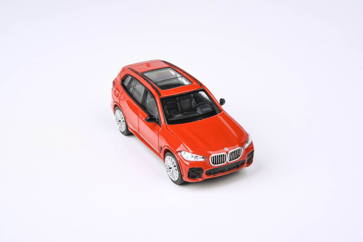 1:64 BMW X5 Nardo Grey / Toronto Red