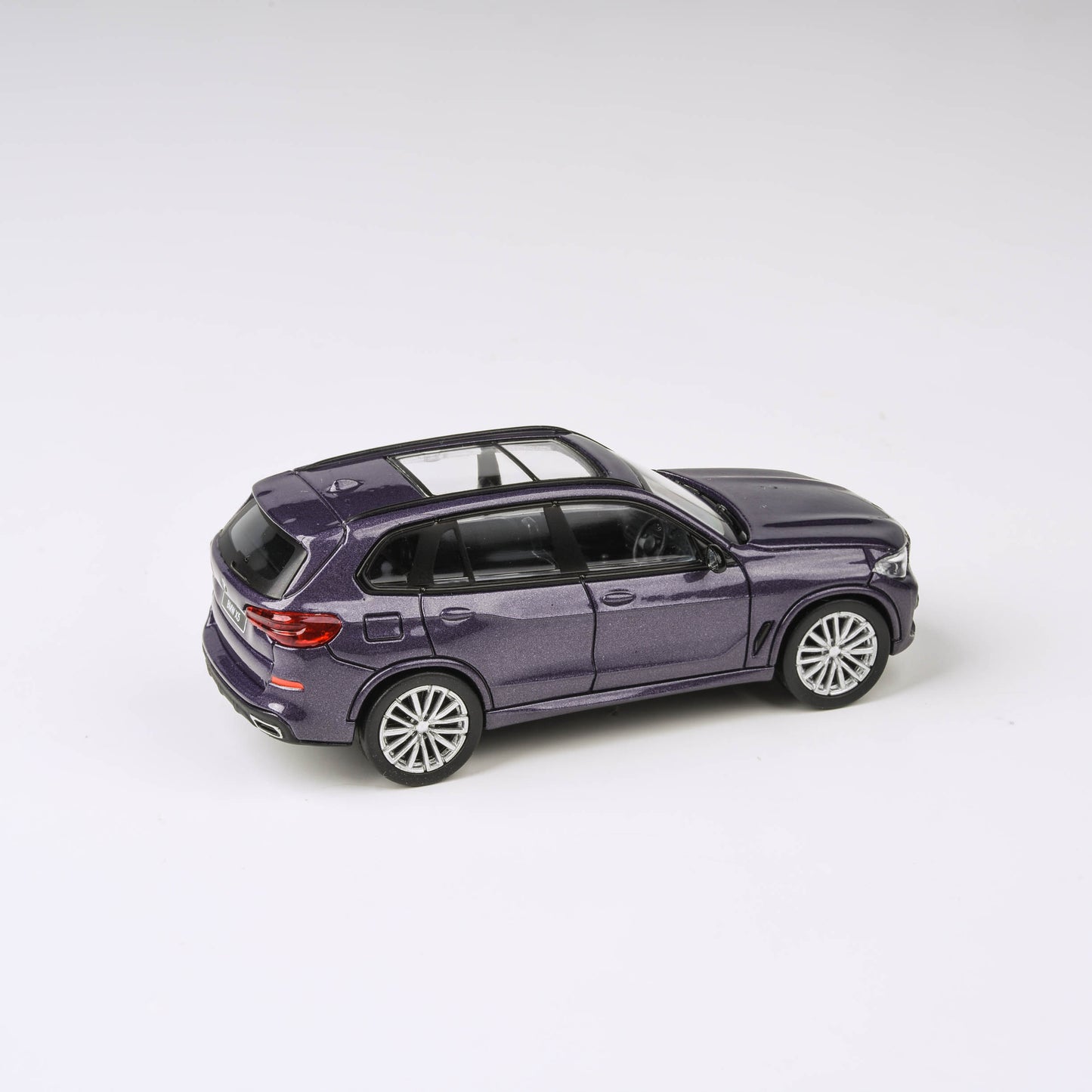 1:64 BMW X5 Daytona Violet / Verde Ermes